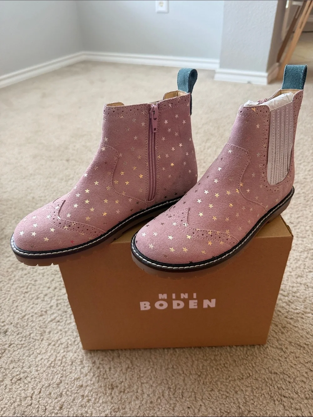 Mini Boden Pink Star Chelsea Boot with Teal Pull Tab